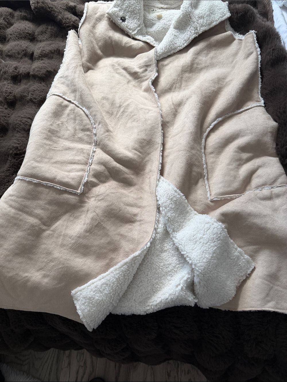 dylan Sherpa Jacket in Off-White Cream - Picture 2 of 2